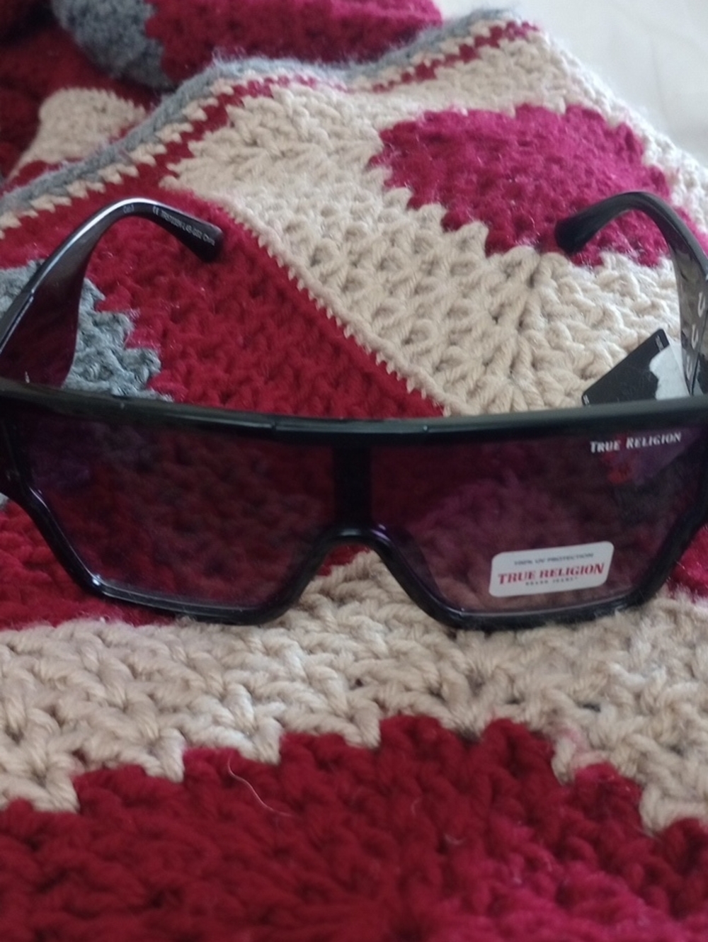 NWT TRUE RELIGION Black Frame Sunglasses with Purple Tinted Lenses